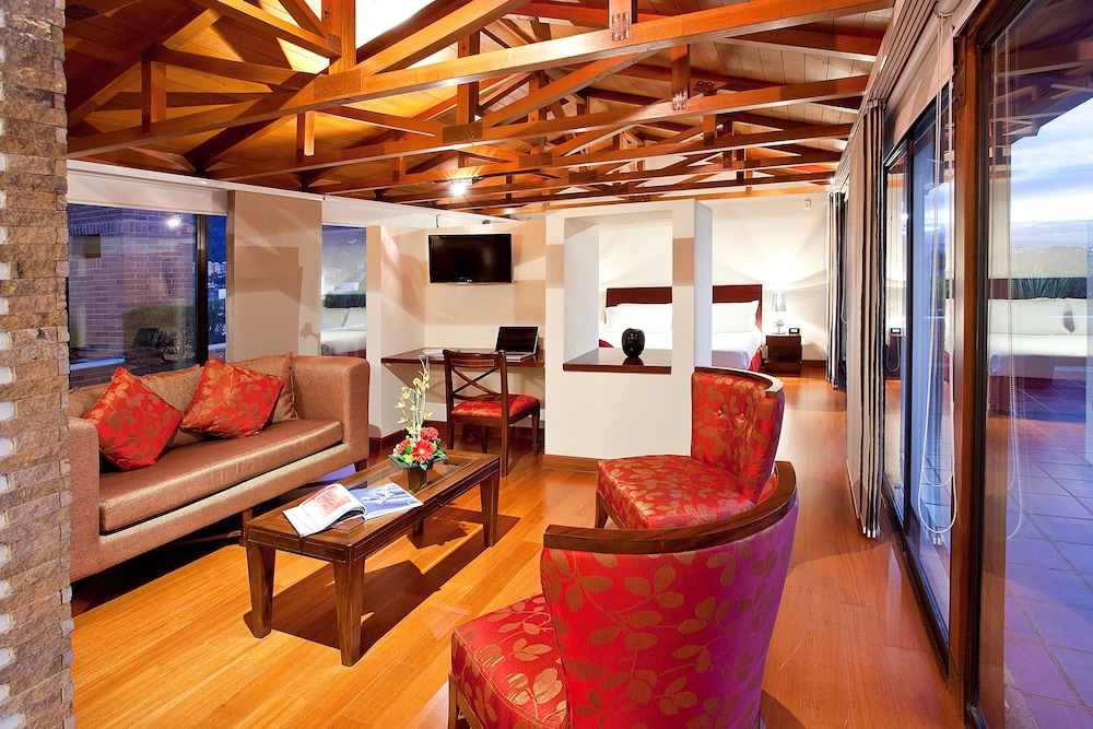 Penthouse, Hot Tub - Photo 9