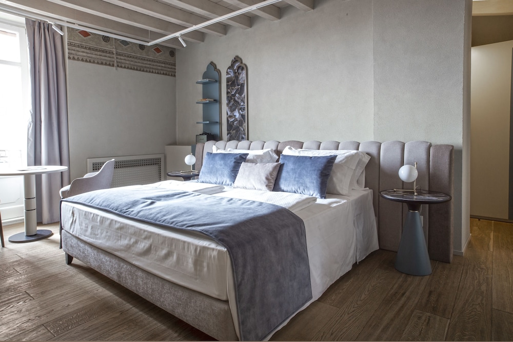 Elegant Room Single Use - Photo 1