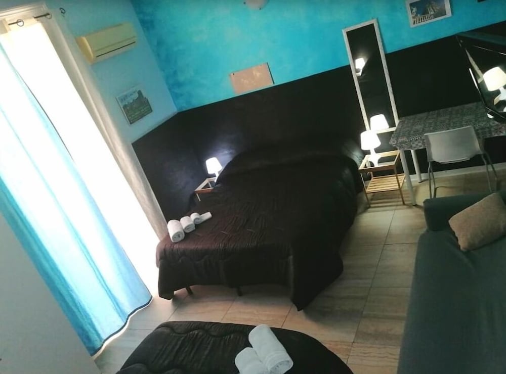 Economy Triple Room - Photo 6