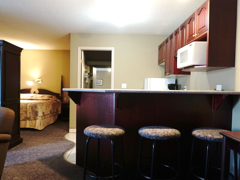 Luxury Suite, Jetted Tub photo 3