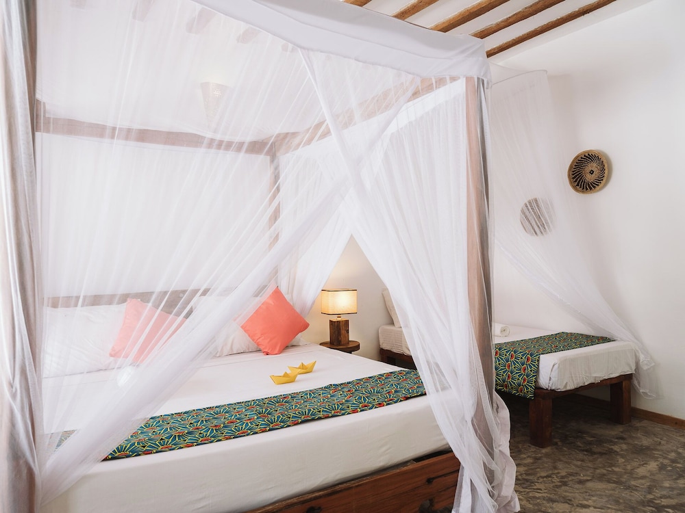Classic Room, Partial Ocean View