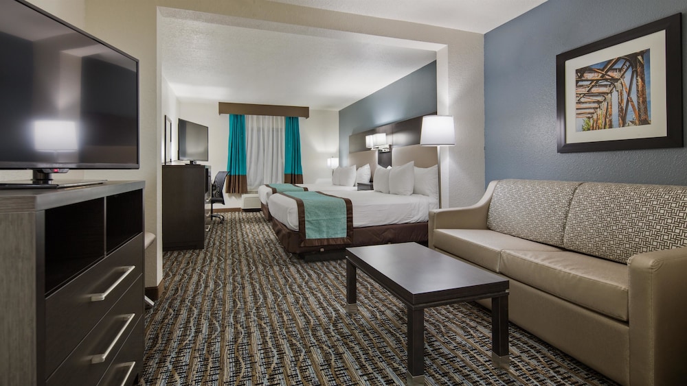 Suite, Multiple Beds, Non Smoking, Refrigerator & Microwave (With Sofabed) - Photo 4
