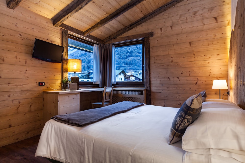 Superior Double or Twin Room photo 1