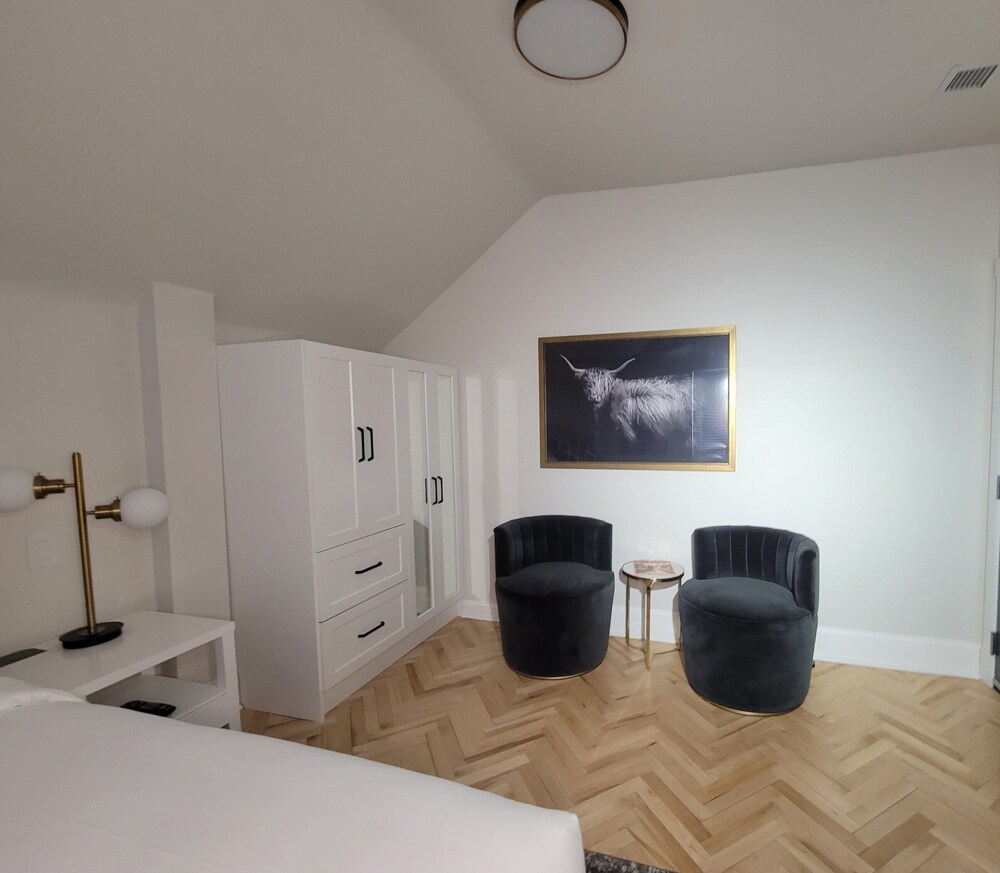 Premium Room, 1 King Bed, Non Smoking photo 2