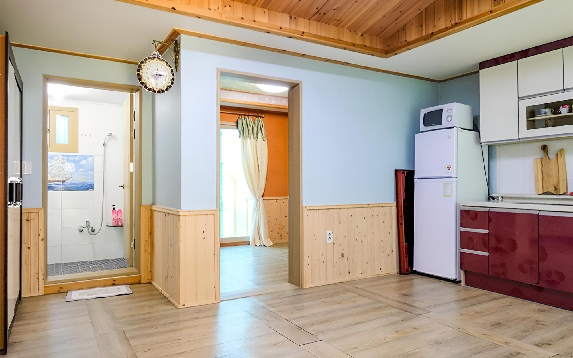 Room (With water)
