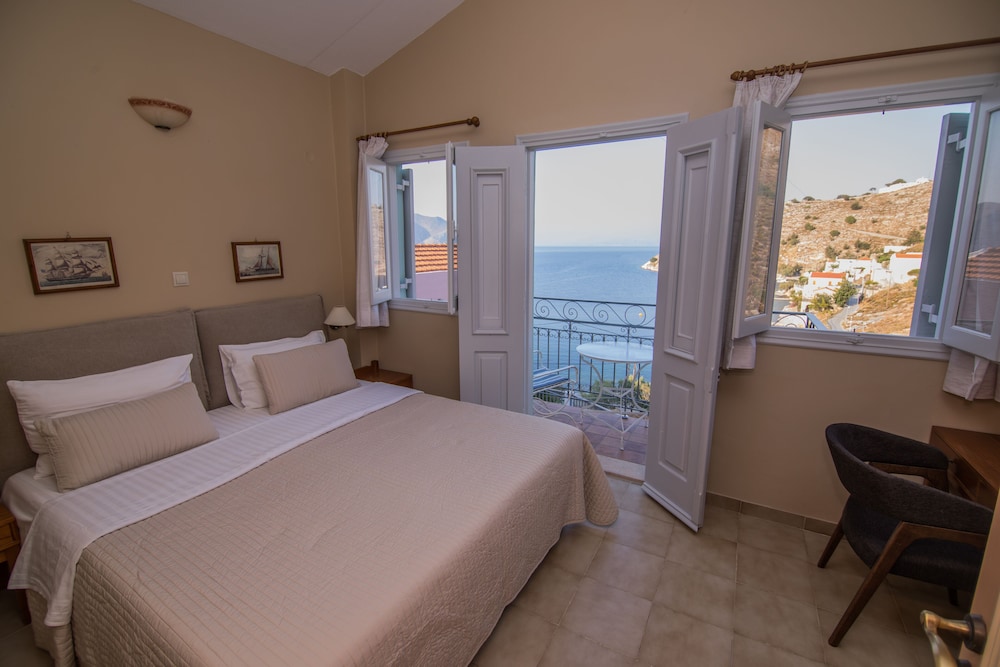 Superior Apartment with Balcony and Sea view