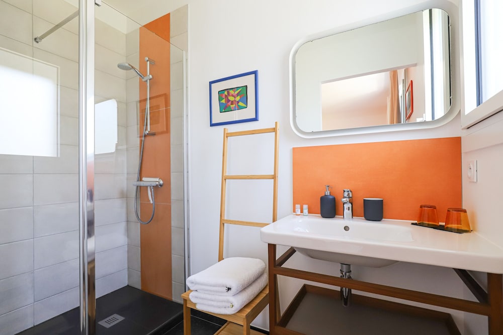 Double Room (Orange) photo 2