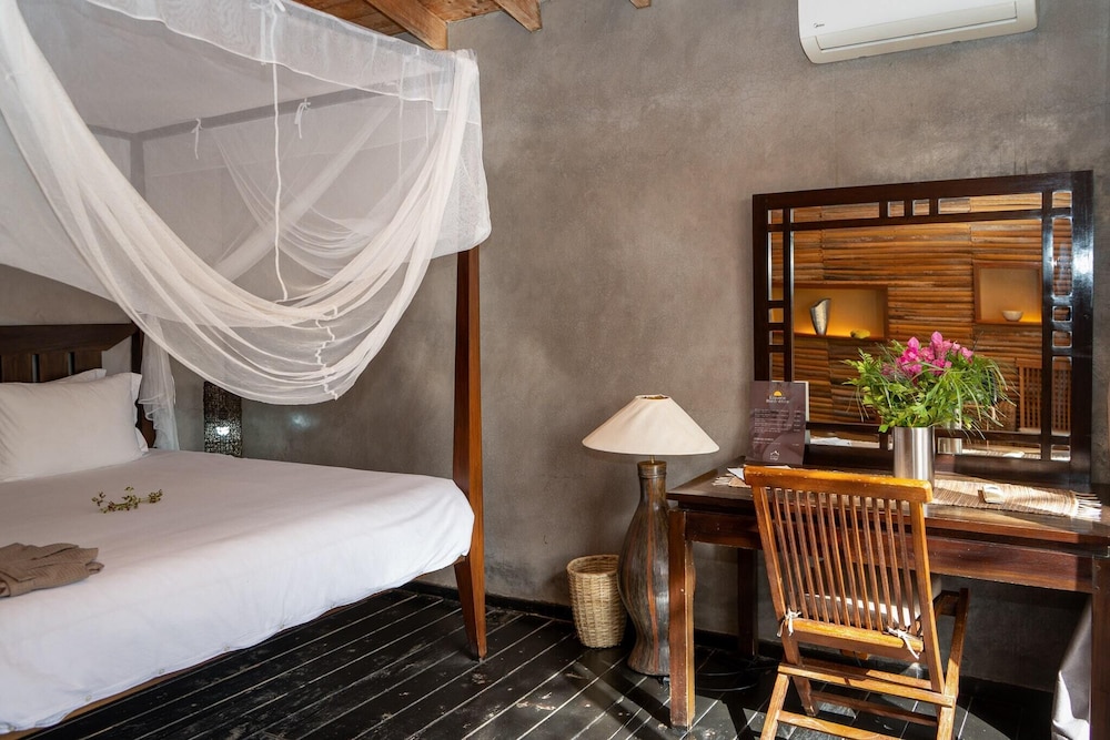 Comfort Double Room, 1 King Bed, Lagoon View photo 3