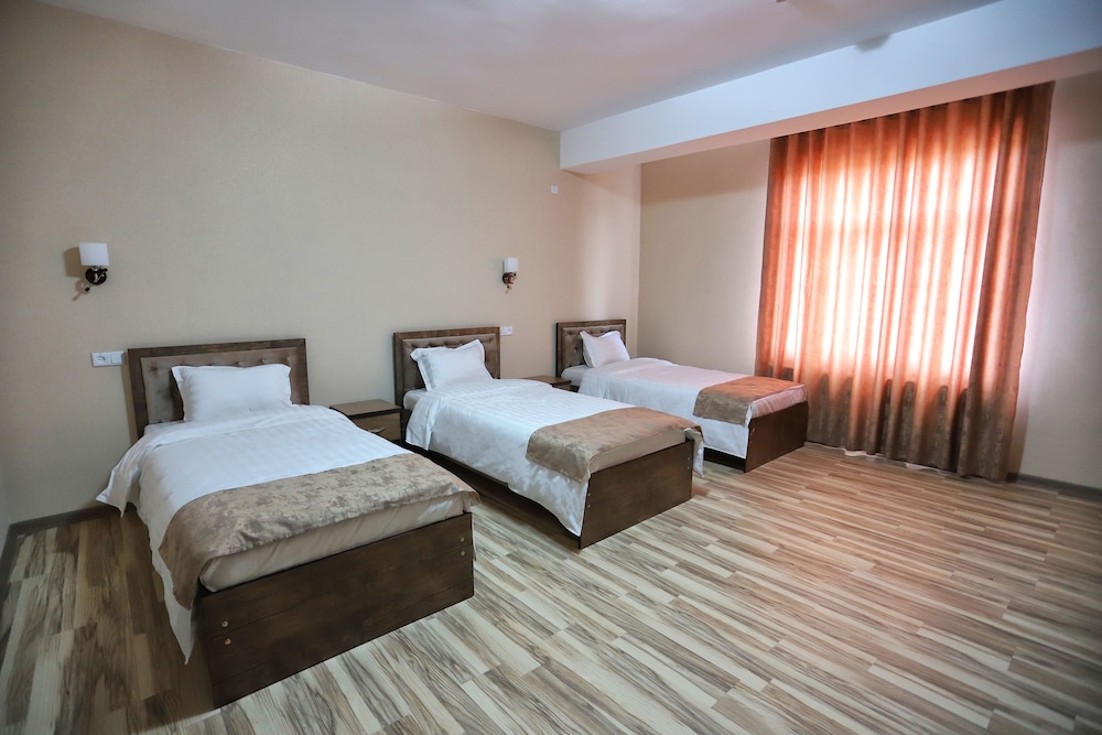 Standard Triple Room - Photo 1