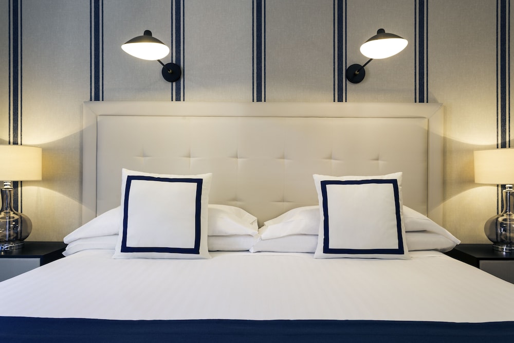 Standard Twin Room, 2 Twin Beds - Photo 2