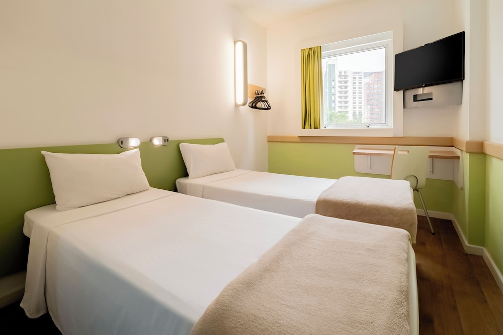 Standard Room, 2 Twin Beds photo 3