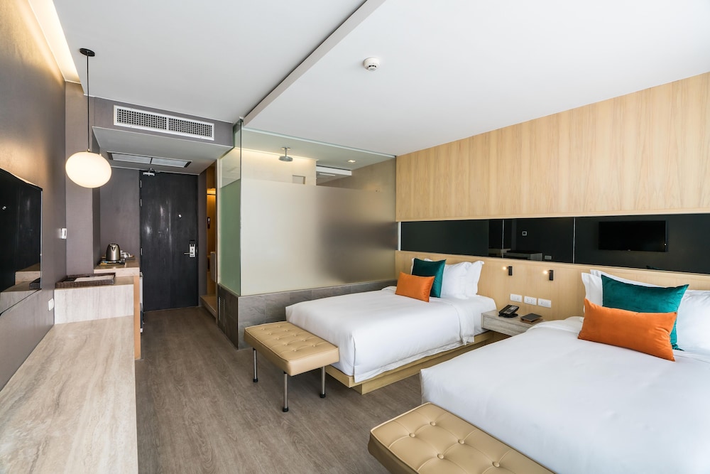 Deluxe Room - Photo 10