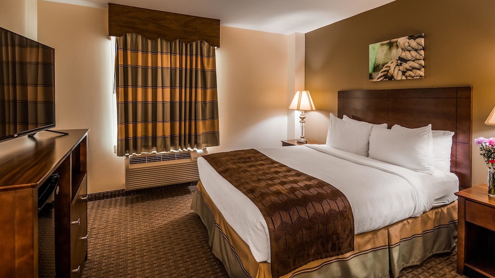 Junior Suite, 1 Queen Bed, Non Smoking (with Sofabed) - Photo 1
