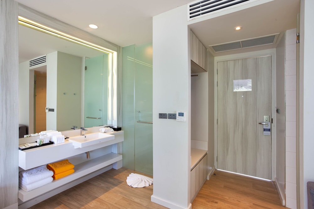 Deluxe Seaview (Modern Style) - Photo 5