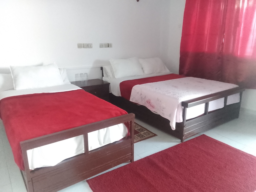 Economy Twin Room photo 2