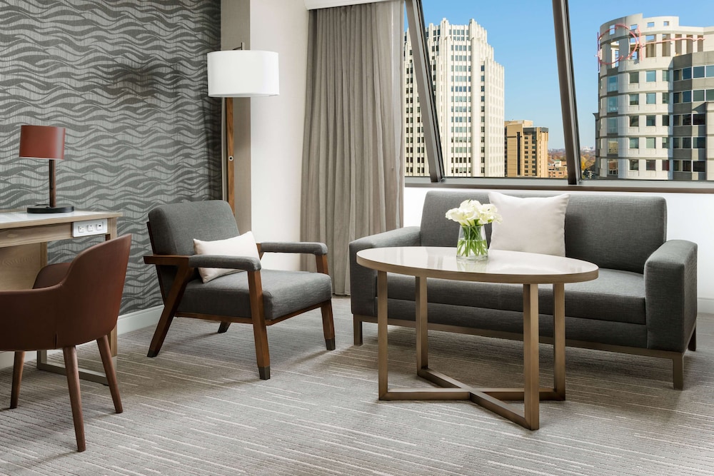 Standard Room, 1 King Bed (High Floor) - Photo 4
