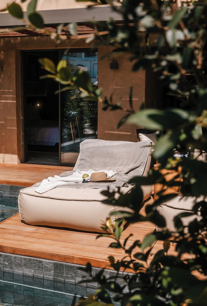Moonflower Suite with Private Plunge Pool photo 2