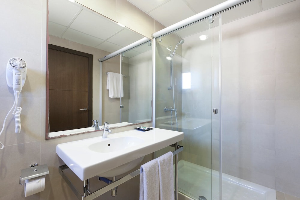Double Room, Balcony, Sea View - Photo 6