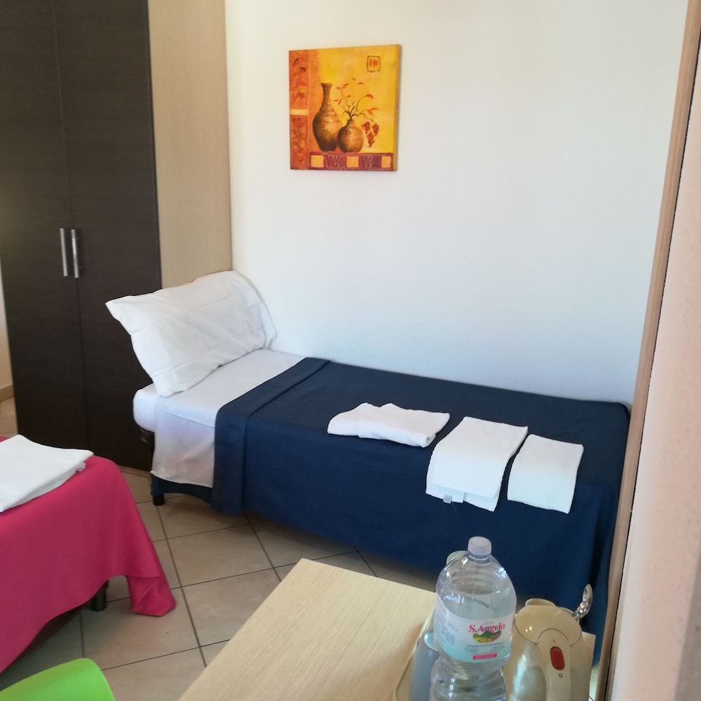 Basic Triple Room, Balcony photo 3