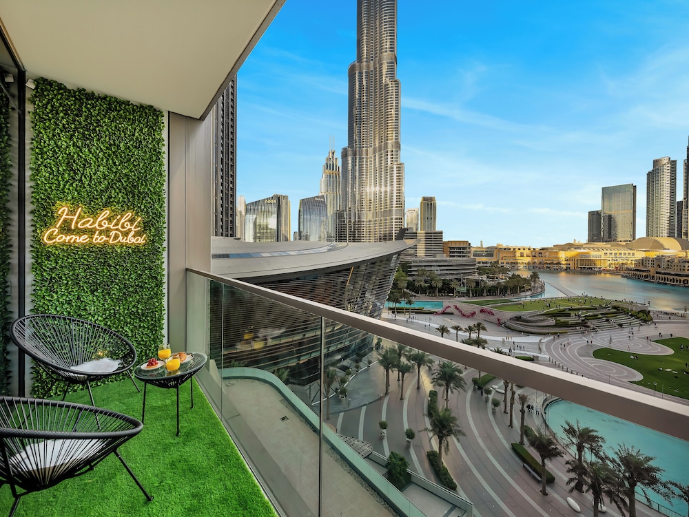 Luxury Apartment, 2 Bedrooms, Balcony, Lake View photo 1