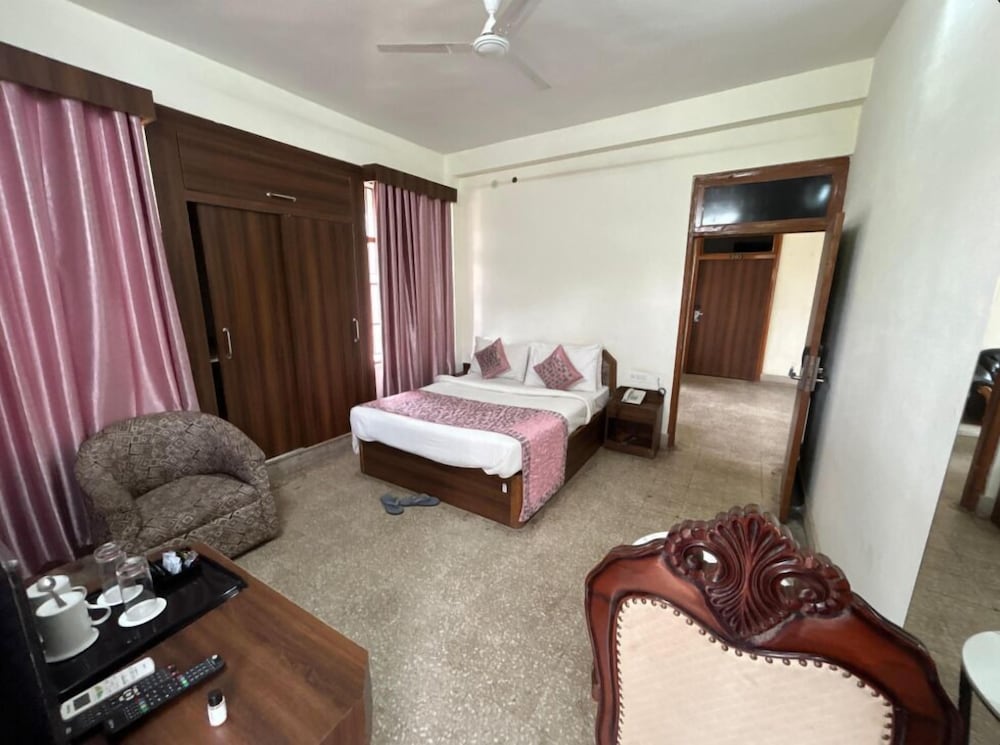 Deluxe Single Room