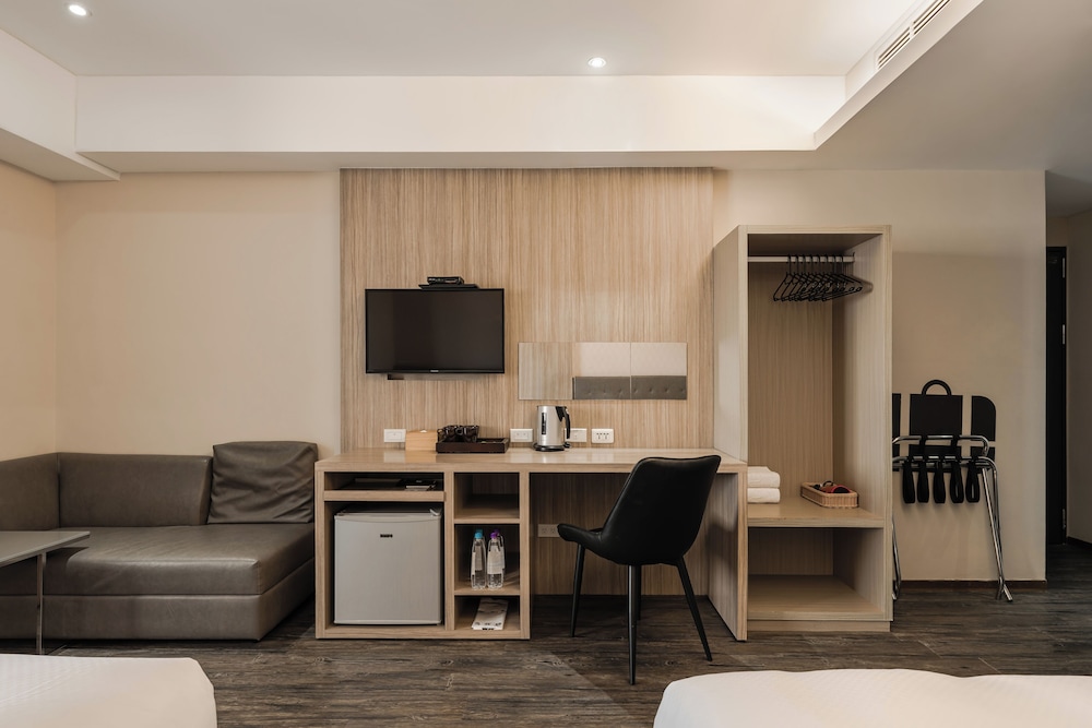 Family Room photo 3