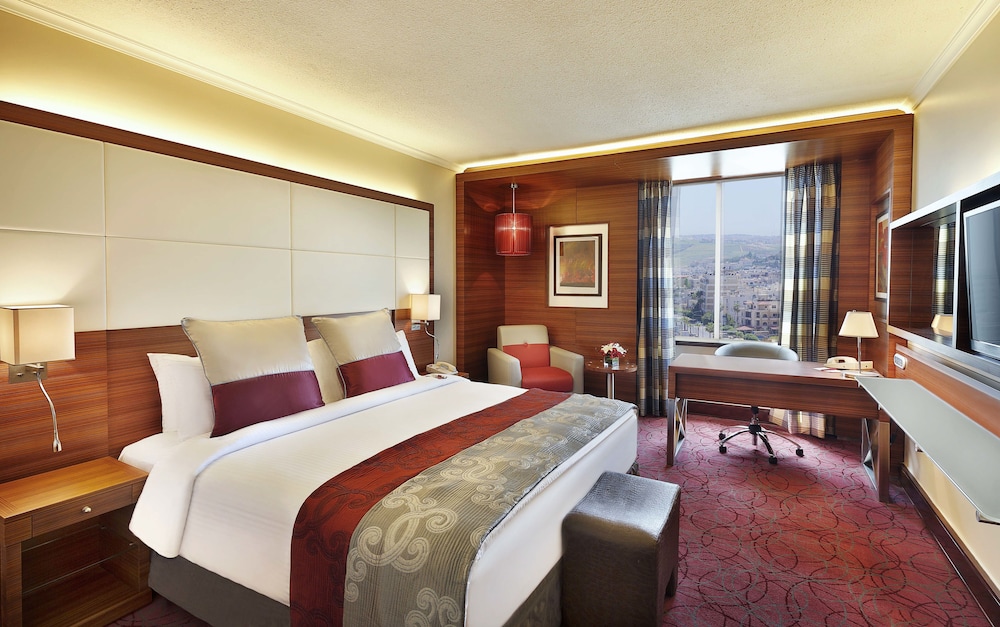Standard Room, 1 King Bed, Smoking (Top Floor) - Photo 2