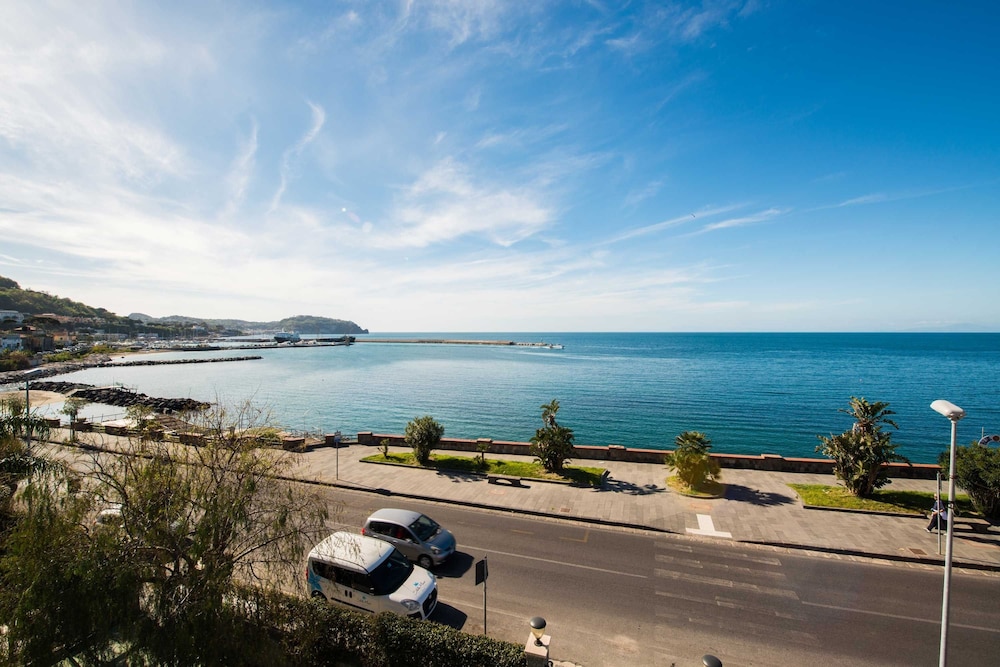 Double Room, Balcony, Sea View photo 3