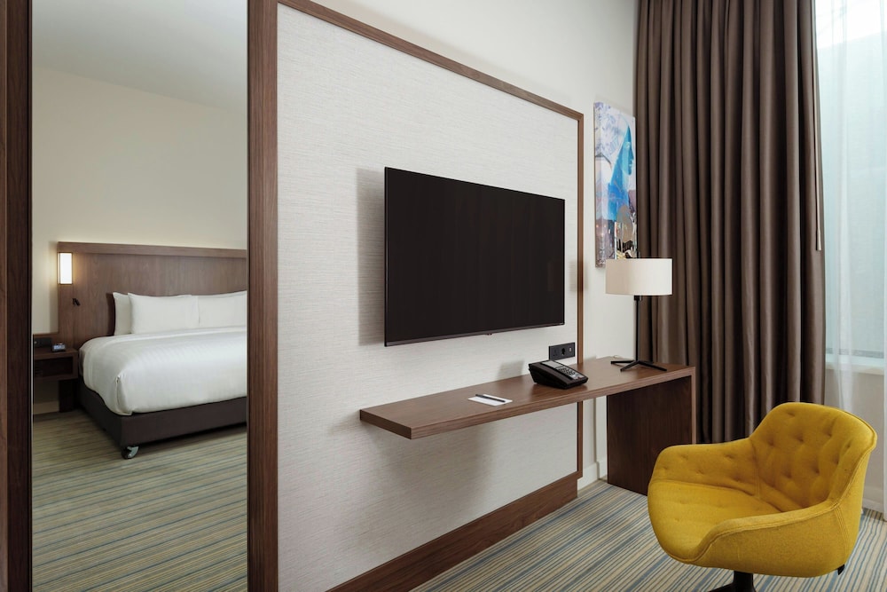 Basic Room, 1 King Bed (View) photo 2