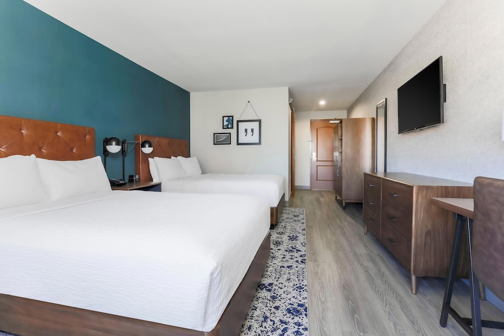 Deluxe Room, 2 Double Beds - Photo 2