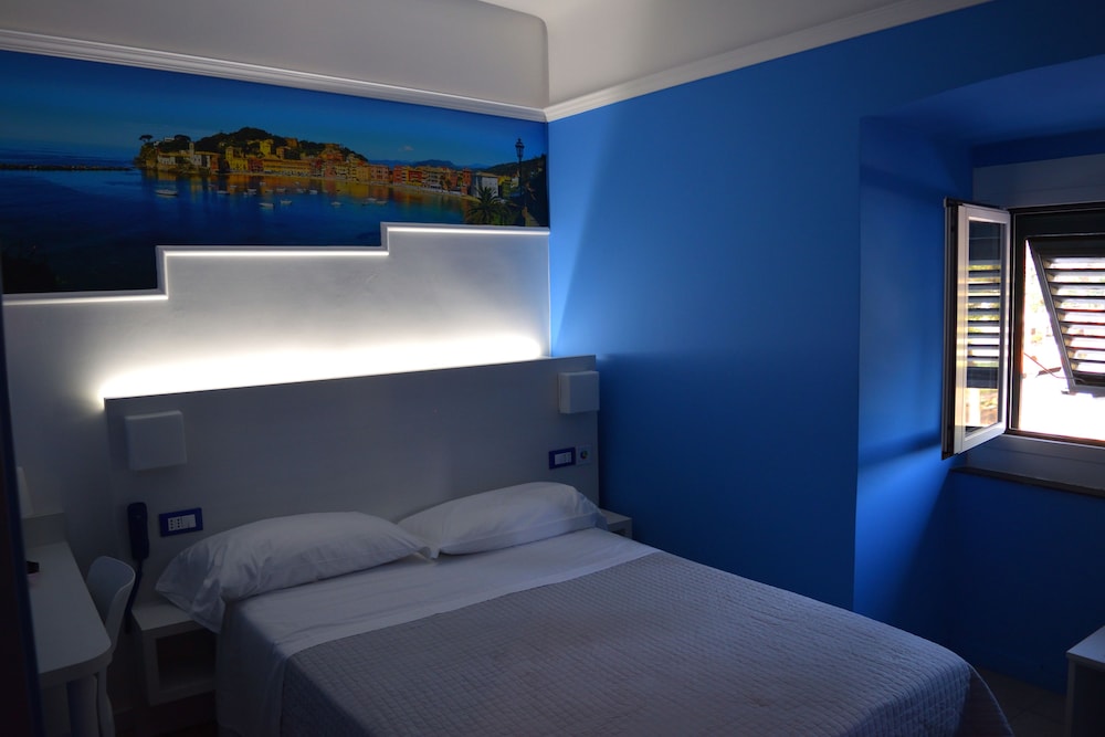 Basic Double Room, 1 Double Bed photo 3