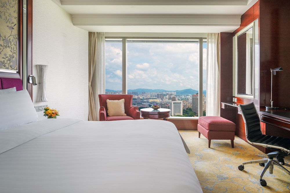 Premier Room, 1 King Bed, River View - Photo 1