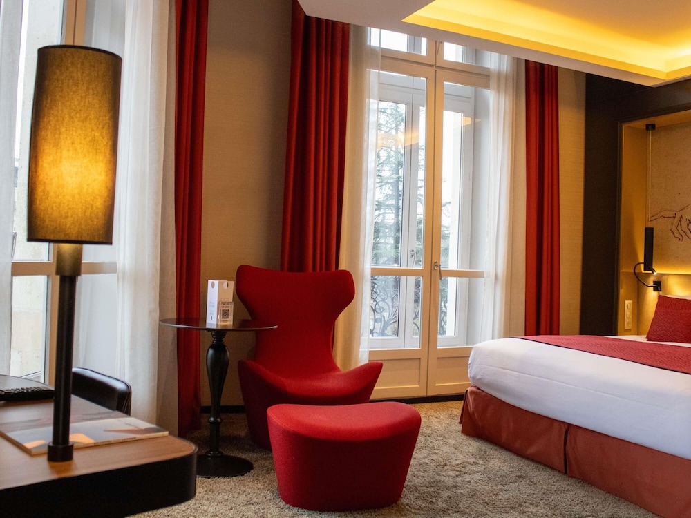 Premium Room, 1 King Bed - Photo 1