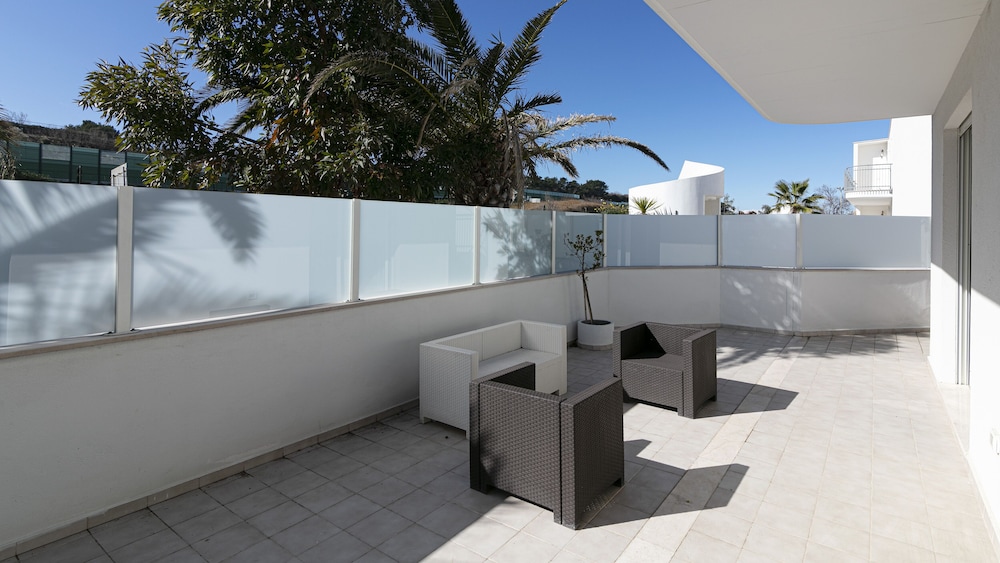 Apartment, Courtyard View (2661170)