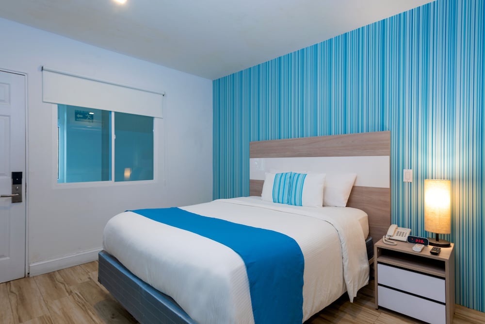Double Room, 1 Queen Bed