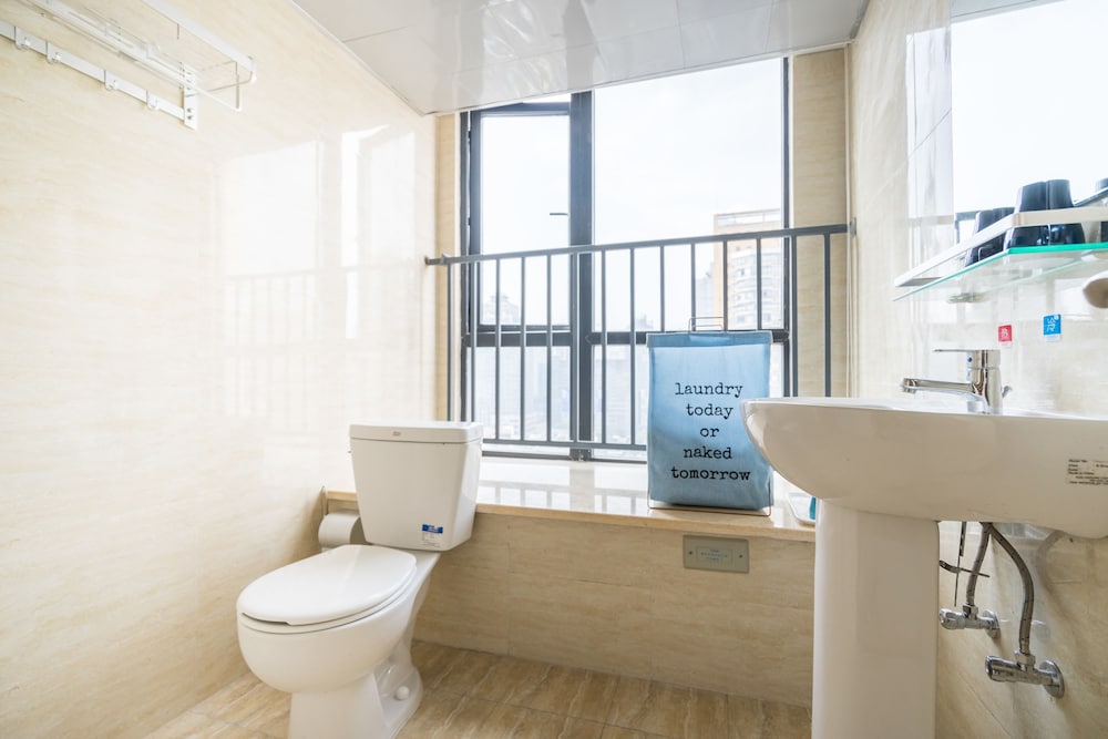 Sunshine Apartment With 2 Bedrooms photo 3