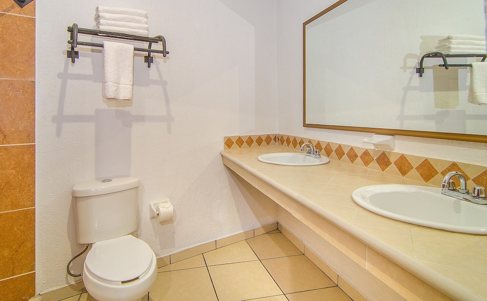 Deluxe Triple Room photo 2