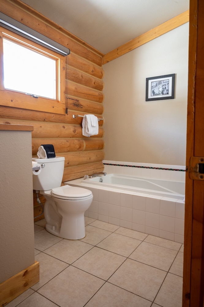 Two Bedroom Riverfront Cabin - Photo 9
