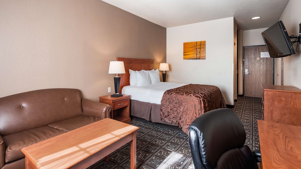 Standard Room, 1 Queen Bed, Non Smoking, Refrigerator & Microwave (No Pets In Room Type) photo 2