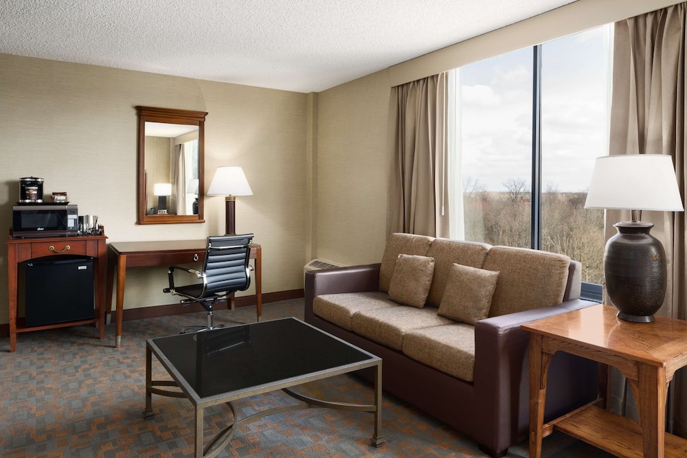Junior Suite, 1 King Bed, Non Smoking - Photo 5