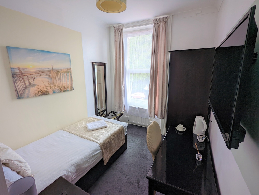 Single Room photo 2