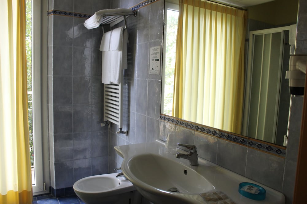 Standard Double or Twin Room photo 2