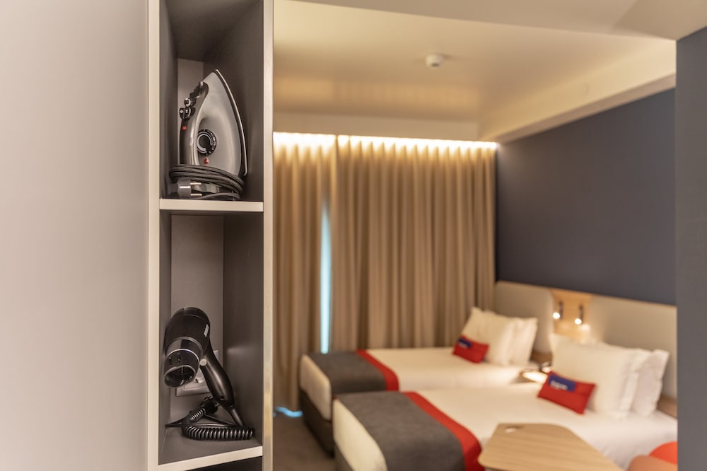 Standard Room, 2 Twin Beds - Photo 3