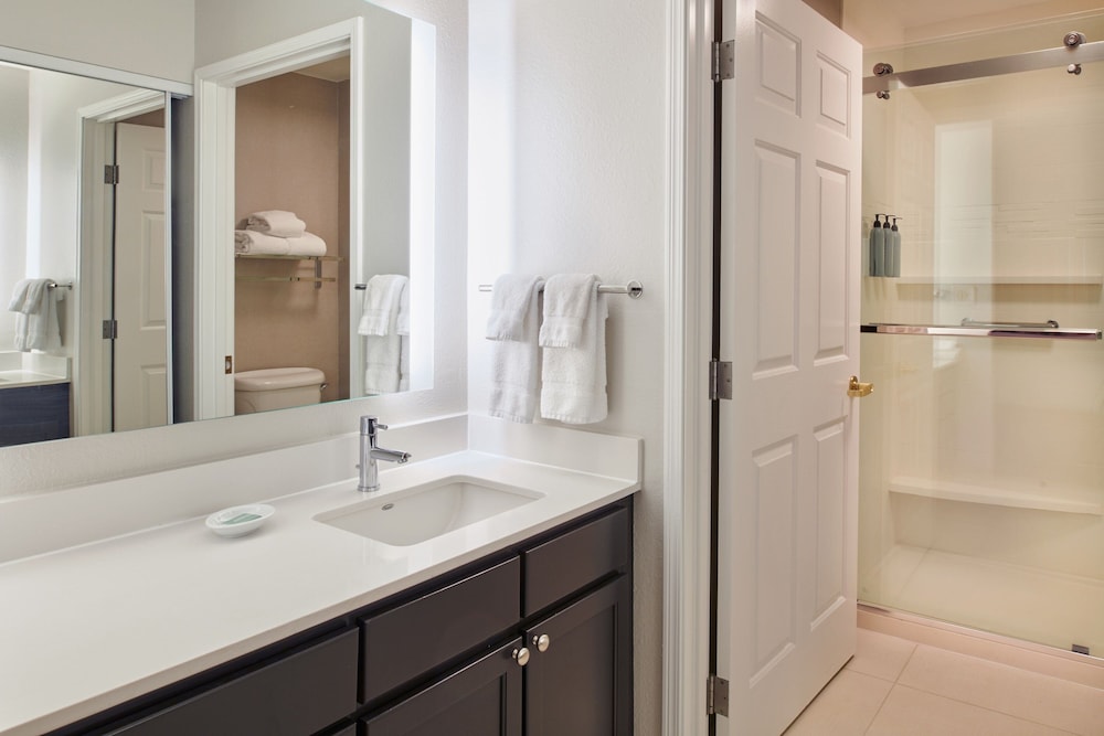 Suite, 1 Bedroom - Photo 6