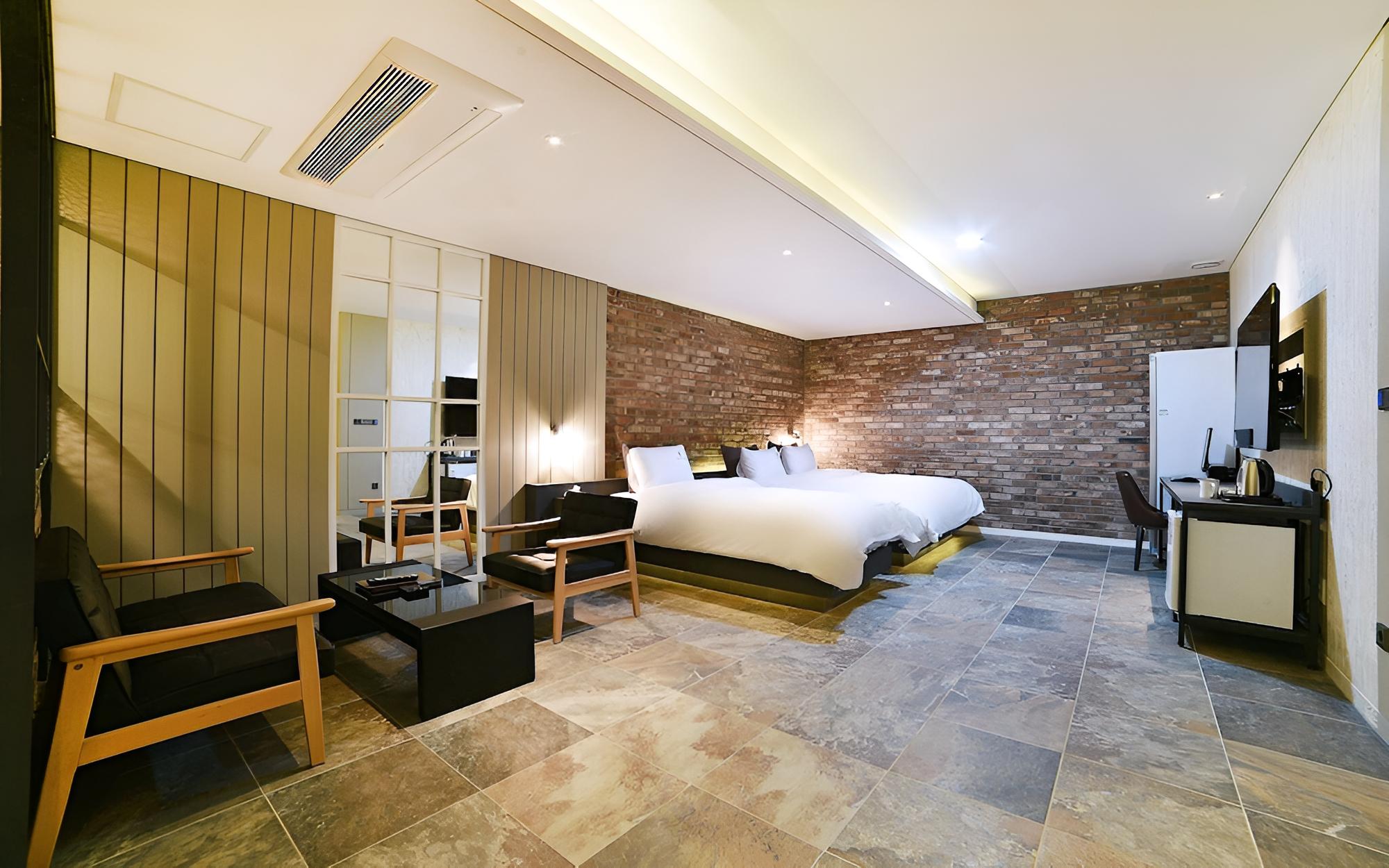 Room (VIP Twin (Bathtub Random Assignment S) - Photo 16