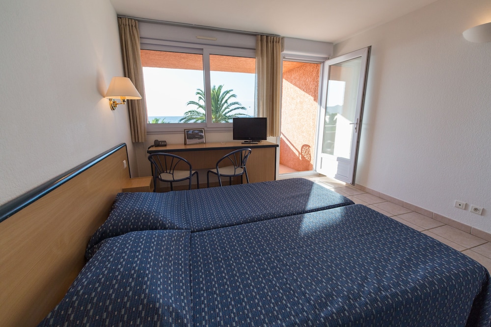 Double or Twin Room photo 3