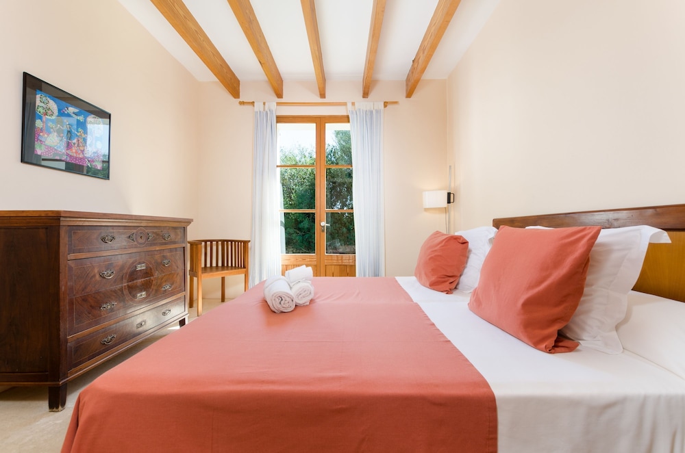 Villa photo 2