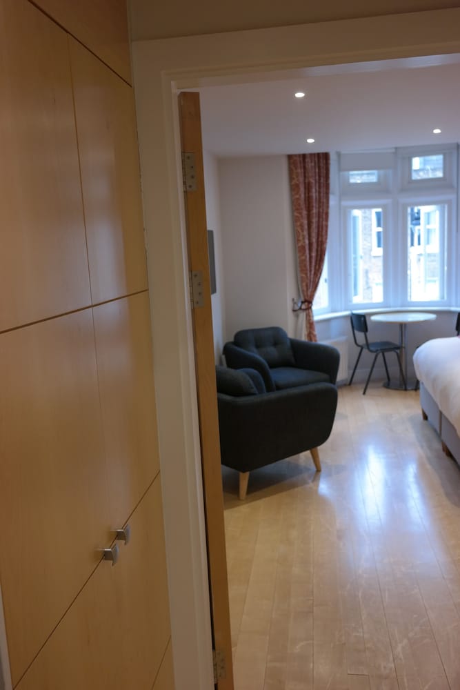 Studio Apartment 3 photo 3