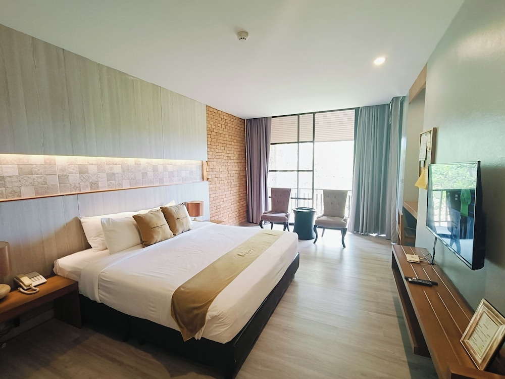 Deluxe Room - Photo 8