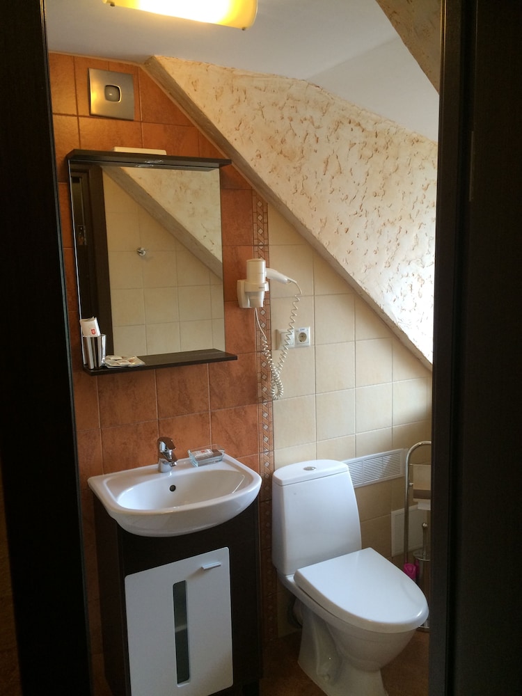 Economy Double Room photo 2